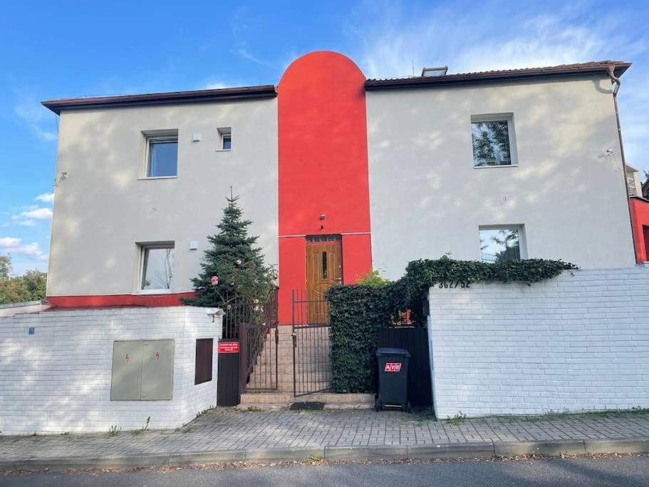 Bajecne Ve S Bazenem A Terasou. Apartment