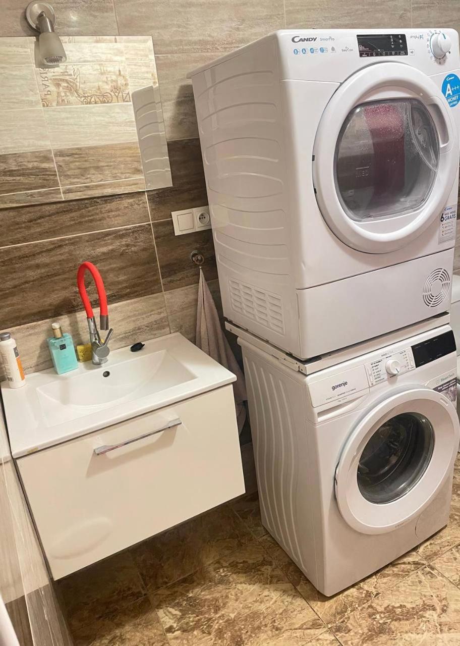 Appartement Bajecne Ve S Bazenem A Terasou.